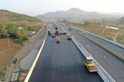 京滬高速改擴建工程蒙陰段實現雙向八車道貫通!項目全線主線通車在即