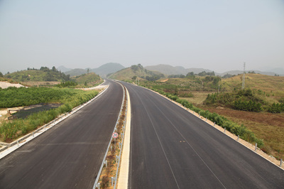 河南省二廣高速濟源至晉城(省界)段路面、沿線房建及綠化工程